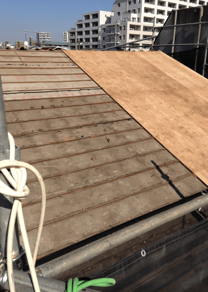 屋根の葺き替え工事前